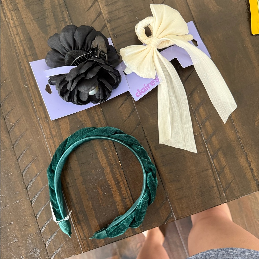 Claire's Black, Cream, and Green Hair Accessories Trio